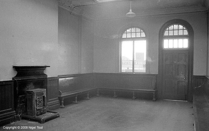 Leicester Central station waiting room, GCR
