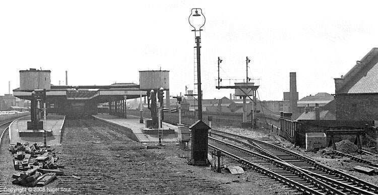 Entering Leicester Central station, with track removed